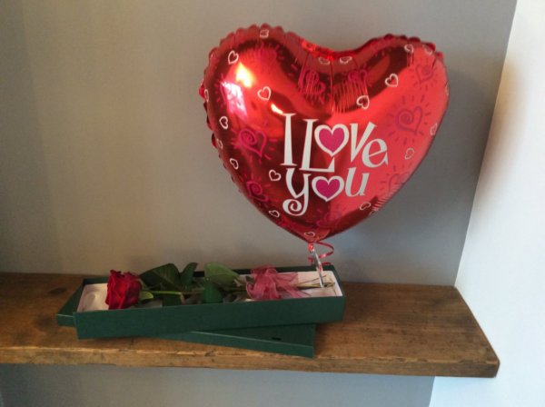 Balloon and Rose Box