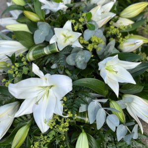 Lily Coffin Spray