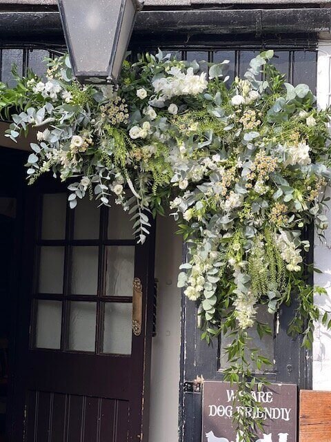 KendallsFlorist_Wedding-Venue_FloralArch-rotated.jpg
