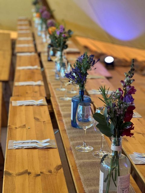 Venue-Dressing-Gin-Bottles-at-The-HollyBush-Pub-St-Albans-scaled.jpg
