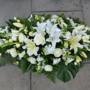 5ft White & Cream Coffin Spray